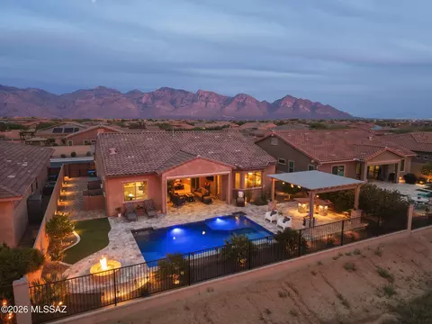 13655 N Meadowhawk Ln, Oro Valley, AZ 85755