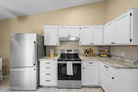Kitchen - 4322 E Allison Rd, Tucson, AZ 85712 photo 3 of 6