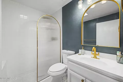 Bath - 4322 E Allison Rd, Tucson, AZ 85712 photo 1 of 3