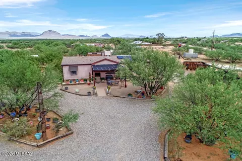 11762 W Peaceful Ln, Tucson, AZ 85735