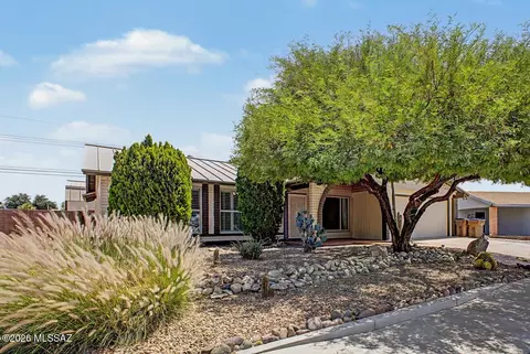 2900 W Bayleaf Dr, Tucson, AZ 85741
