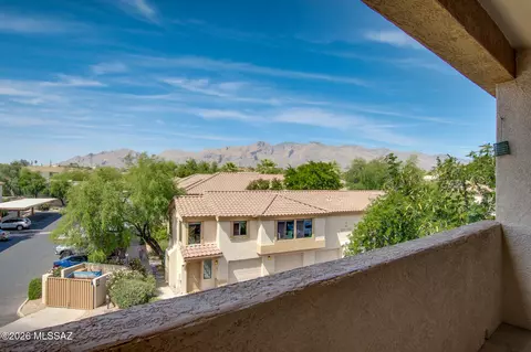 2550 E River Rd #20305, Tucson, AZ 85718