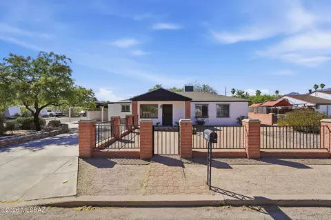 5601 E Julius Stra, Tucson, AZ 85712