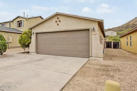 1588 W Beantree Ln, Tucson, AZ 85713