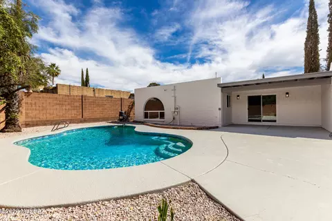 9035 E Berkshire Cir, Tucson, AZ 85710