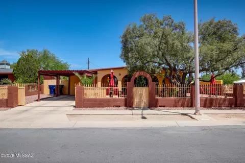 6927 S Lundy Dr, Tucson, AZ 85756