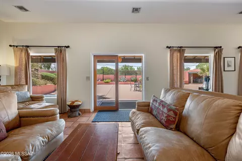 Living - 2539 Edison St, Tucson, AZ 85716 photo 1 of 5