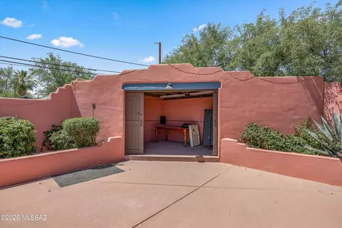 Exterior - 2539 Edison St, Tucson, AZ 85716 photo 7 of 10