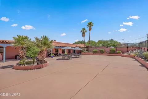 Exterior - 2539 Edison St, Tucson, AZ 85716 photo 6 of 10