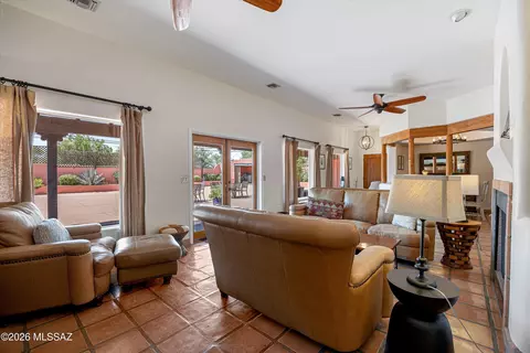 Living - 2539 Edison St, Tucson, AZ 85716 photo 5 of 5