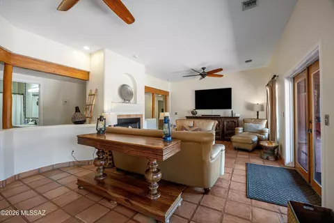 Living - 2539 Edison St, Tucson, AZ 85716 photo 2 of 5