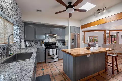 Kitchen - 2539 Edison St, Tucson, AZ 85716 photo 5 of 6