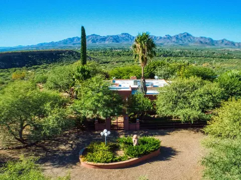 55 Culton Ln, Tubac, AZ 85646