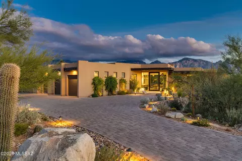 14298 N Quiet Rain Dr, Oro Valley, AZ 85755