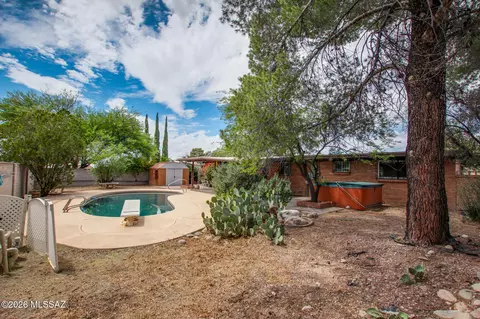 Exterior - 9352 E Palm Tree Dr, Tucson, AZ 85710 photo 3 of 4