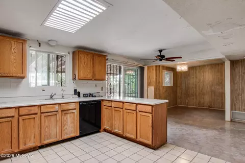 Kitchen - 9352 E Palm Tree Dr, Tucson, AZ 85710 photo 2 of 2
