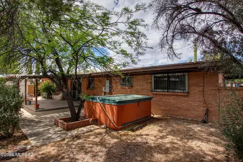 Exterior - 9352 E Palm Tree Dr, Tucson, AZ 85710 photo 2 of 4