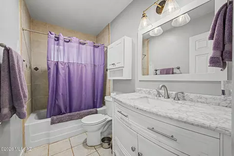 Bath - 1172 E Allen Rd, Tucson, AZ 85719 photo 3 of 3