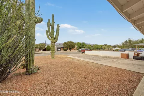 Exterior - 1172 E Allen Rd, Tucson, AZ 85719 photo 7 of 7