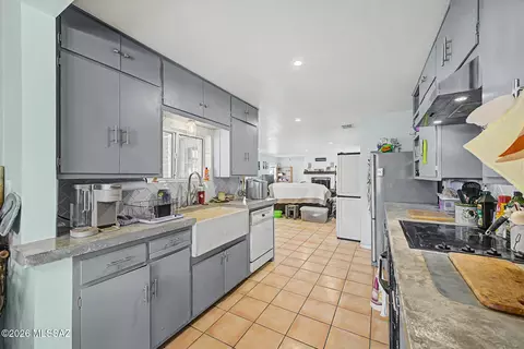 Kitchen - 1172 E Allen Rd, Tucson, AZ 85719 photo 2 of 2