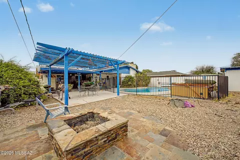Exterior - 1172 E Allen Rd, Tucson, AZ 85719 photo 5 of 7