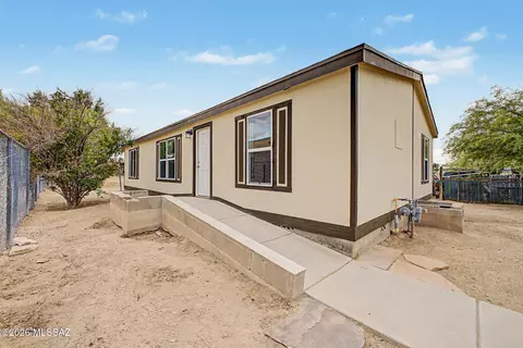 655 W 42nd St, Tucson, AZ 85713