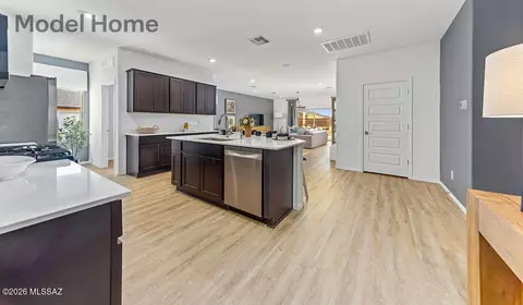 1108 S Grantham Dr, Vail, AZ 85641 photo 2