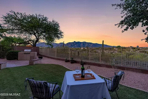 4974 N Louis River Way, Tucson, AZ 85718