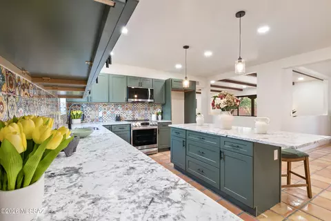 Kitchen - 8951 E Summer Trl, Tucson, AZ 85749 photo 2 of 5