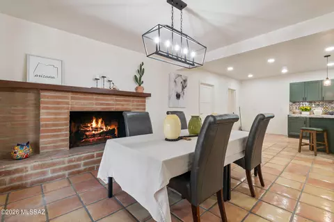 Dining - 8951 E Summer Trl, Tucson, AZ 85749 photo 1 of 2