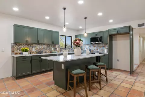 Kitchen - 8951 E Summer Trl, Tucson, AZ 85749 photo 1 of 5