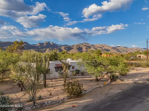 Exterior - 8951 E Summer Trl, Tucson, AZ 85749 photo 1 of 9