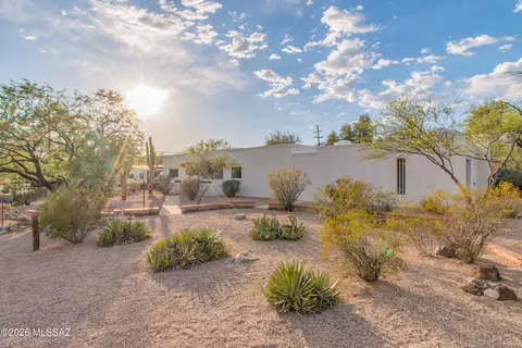 Exterior - 8951 E Summer Trl, Tucson, AZ 85749 photo 3 of 9