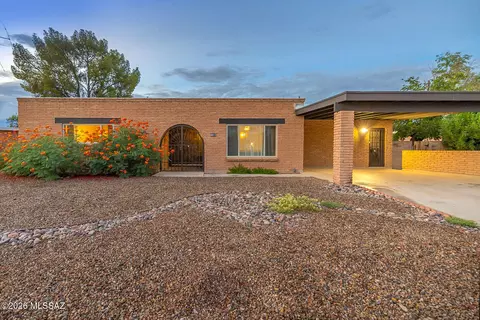 9011 E Sierra St, Tucson, AZ 85710