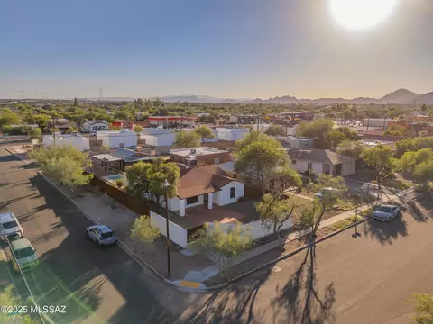 View/Area - 1650 E 10th St, Tucson, AZ 85719 photo 2 of 4