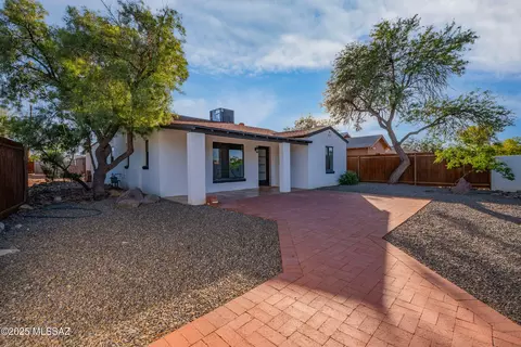 Exterior - 1650 E 10th St, Tucson, AZ 85719 photo 2 of 4