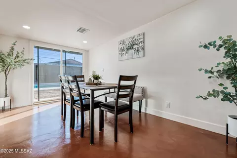 Dining - 1650 E 10th St, Tucson, AZ 85719 photo 1 of 2