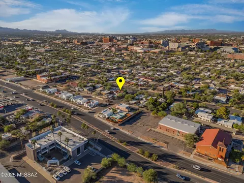 View/Area - 1650 E 10th St, Tucson, AZ 85719 photo 1 of 4