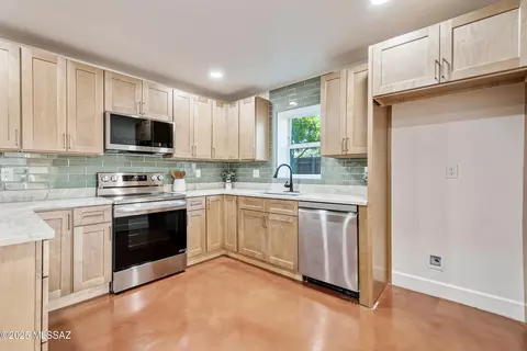 Kitchen - 1650 E 10th St, Tucson, AZ 85719 photo 3 of 5