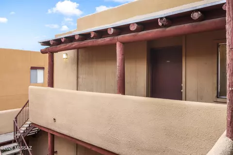 1810 E Blacklidge Dr #319, Tucson, AZ 85719