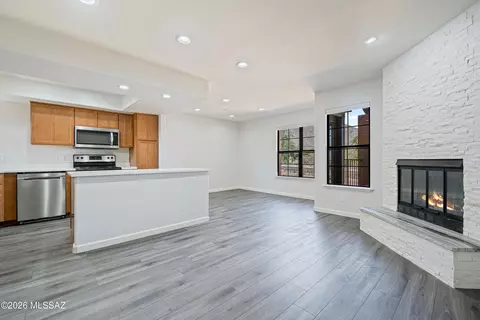 6651 N Campbell Ave #207, Tucson, AZ 85718
