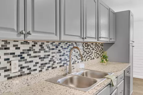 Kitchen - 6501 E Brooks Dr, Tucson, AZ 85730 photo 6 of 10
