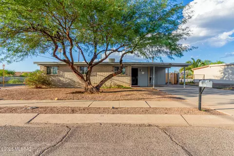 6501 E Brooks Dr, Tucson, AZ 85730