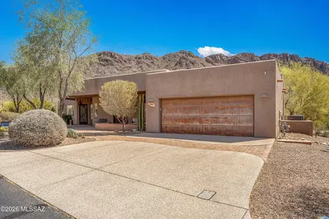 1961 S Diamond D Dr, Tucson, AZ 85713