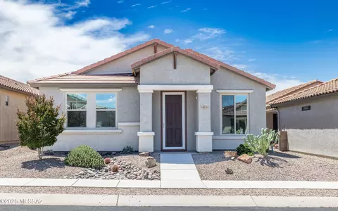 14016 E Voss St, Vail, AZ 85641