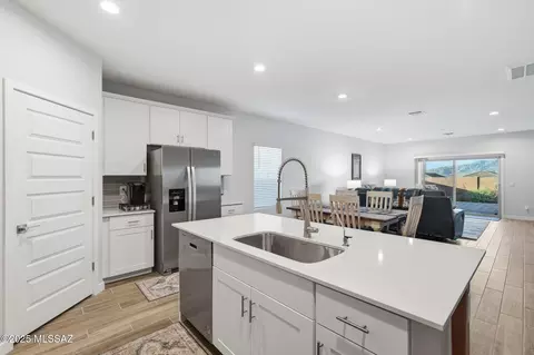 Kitchen - 14013 E Crotalus Way, Vail, AZ 85641 photo 3 of 4