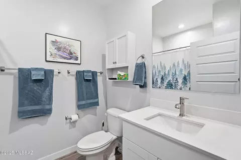 Bath - 14013 E Crotalus Way, Vail, AZ 85641 photo 2 of 3