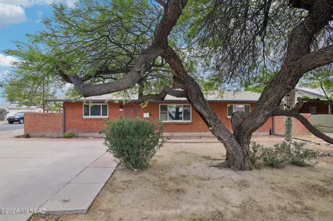 2558 E Glenn St, Tucson, AZ 85716