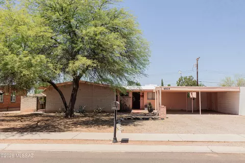 6825 E Oberlin Dr, Tucson, AZ 85710