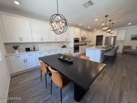 12106 N Shore Cliff Dr, Oro Valley, AZ 85737